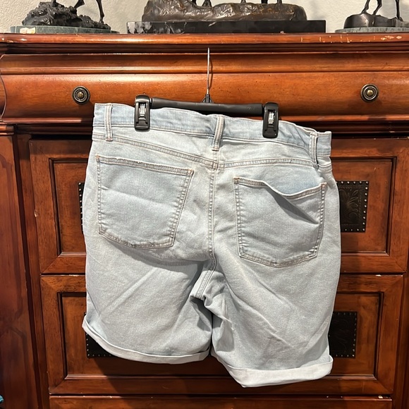 Repreve mid rise Bermuda short 14 - Picture 3 of 3